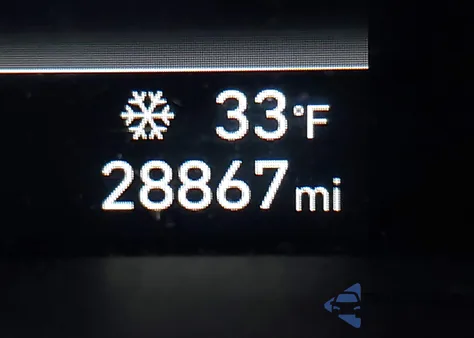 2021 Hyundai Elantra Sel z USA, uszkodzony, nr VIN 5NPLM4AG9MH021569